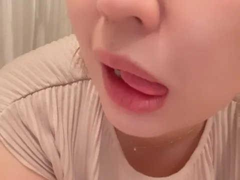 Watch POMU2 Live Adult Webcam Show - Free Sex Cam Stream
