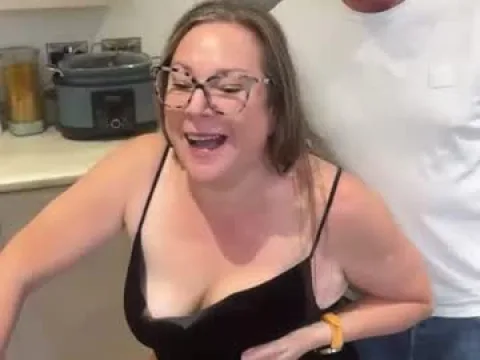 Watch Flossy Live Adult Webcam Show from United Kingdom - Free Sex Cam Stream