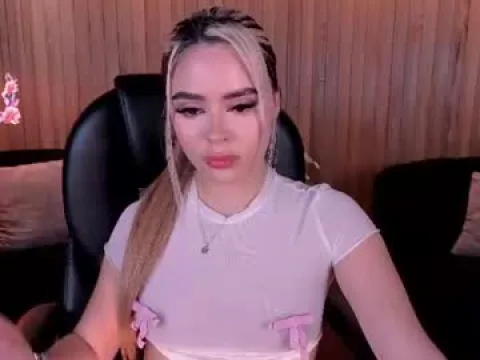 Watch Juanita Clay Live Adult Webcam Show from Colombia - Free Sex Cam Stream