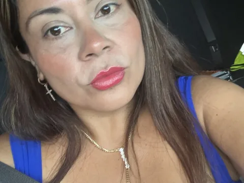Watch Roxxanne3333 Live Adult Webcam Show - Free Sex Cam Stream