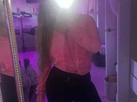 Watch Femmefatalebabe Live Adult Webcam Show - Free Sex Cam Stream
