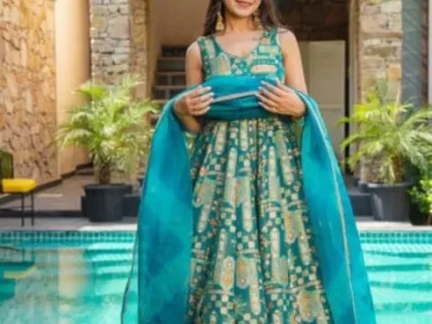 Watch Ayesha Khan2 Live Adult Webcam Show - Free Sex Cam Stream