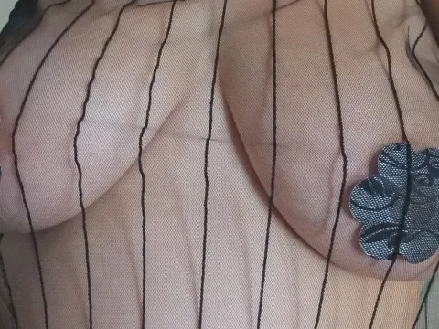 Watch CurvyandMaskedBabe Live Adult Webcam Show - Free Sex Cam Stream