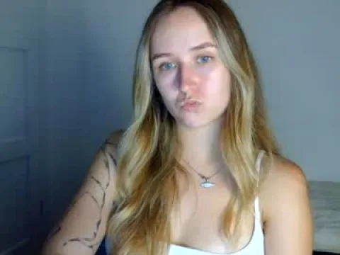 Watch LuluBaby18 Live Adult Webcam Show - Free Sex Cam Stream