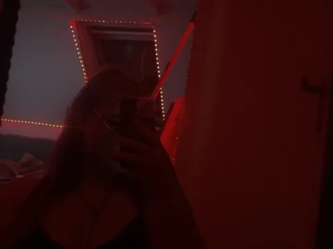 Watch Sassi Babe Live Adult Webcam Show - Free Sex Cam Stream