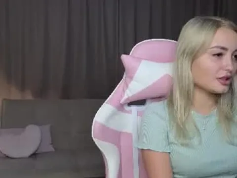 Watch Aliciaavery Live Adult Webcam Show - Free Sex Cam Stream
