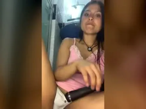 Watch Little Lucy06 Live Adult Webcam Show from Colombia - Free Sex Cam Stream