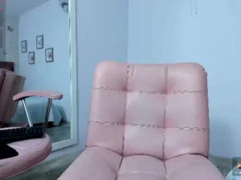 Watch Luna  Red Live Adult Webcam Show from Colombia - Free Sex Cam Stream