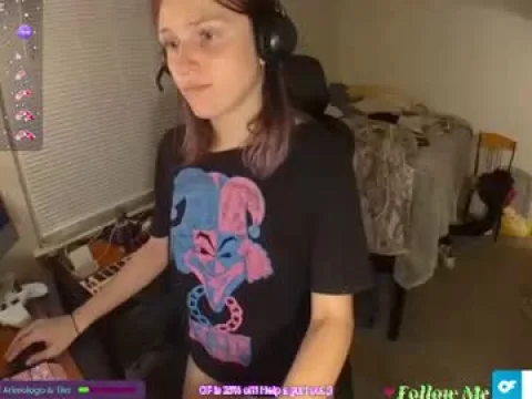 Watch lilgemmie Offline Adult Webcam Show from United States - Free Sex Cam Stream