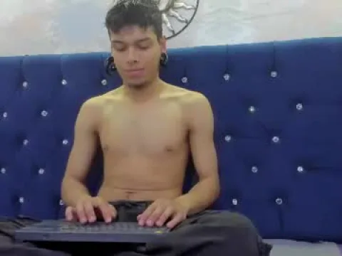 Watch Kiwi Eban Offline Adult Webcam Show from Colombia - Free Sex Cam Stream