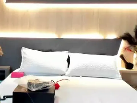Watch Lorenavargas Live Adult Webcam Show from Colombia - Free Sex Cam Stream