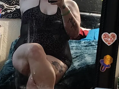 Watch Savvy8 Live Adult Webcam Show - Free Sex Cam Stream