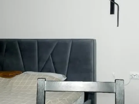 Watch C H L O E Live Adult Webcam Show - Free Sex Cam Stream