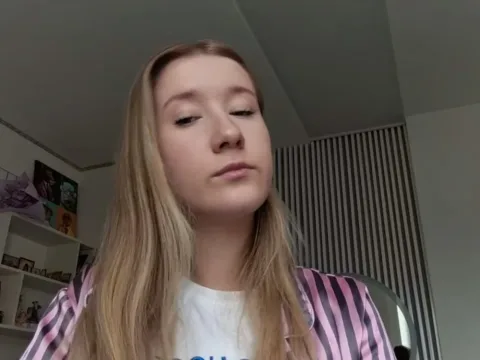 Watch MerrileeReisser Live Adult Webcam Show - Free Sex Cam Stream