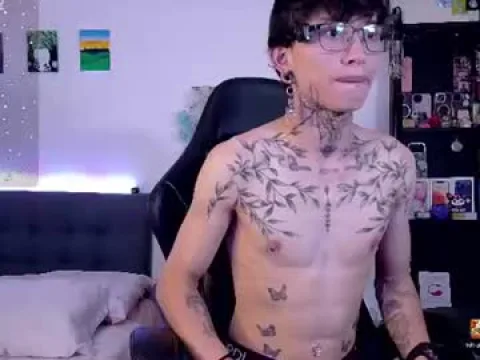Watch Juniior0 0 Live Adult Webcam Show from Colombia - Free Sex Cam Stream