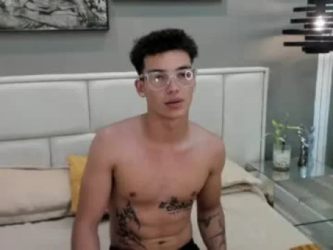 Watch Drew Stark Offline Adult Webcam Show from Colombia - Free Sex Cam Stream