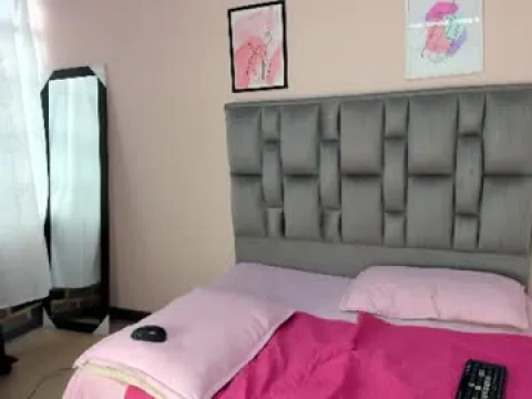 Watch odettewynn Live Adult Webcam Show from Colombia - Free Sex Cam Stream