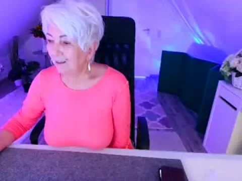 Watch HelenaDarling Offline Adult Webcam Show - Free Sex Cam Stream