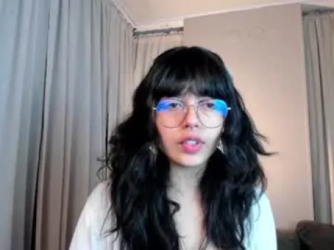 Watch Saphyra Offline Adult Webcam Show from Colombia - Free Sex Cam Stream
