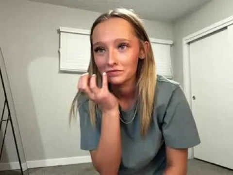 Watch Chloeee Offline Adult Webcam Show from United States - Free Sex Cam Stream