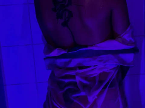 Watch LARICSABLUE18 Live Adult Webcam Show - Free Sex Cam Stream