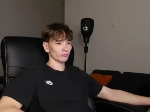 Watch TOMMY BEGOODE Offline Adult Webcam Show - Free Sex Cam Stream