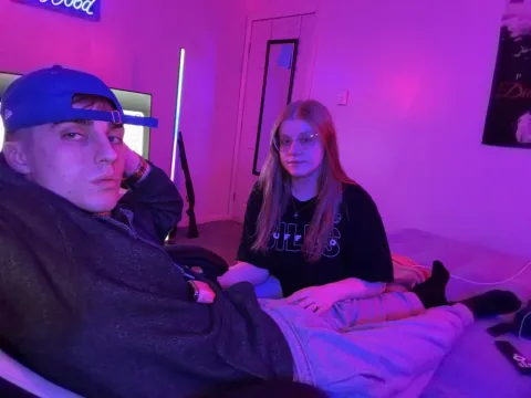 Watch Aidowned Live Adult Webcam Show - Free Sex Cam Stream