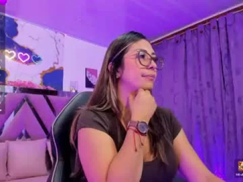 Watch Riiley Tay Offline Adult Webcam Show from Colombia - Free Sex Cam Stream
