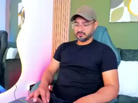 Watch Saimon Offline Adult Webcam Show from Colombia - Free Sex Cam Stream