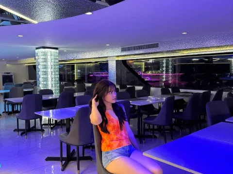 Watch Daphniie Live Adult Webcam Show - Free Sex Cam Stream