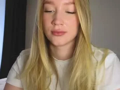 Watch 𝘗𝘐𝘕𝘒𝘙𝘖𝘚𝘌𝘌 Offline Adult Webcam Show - Free Sex Cam Stream