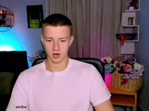 Watch Noah Live Adult Webcam Show - Free Sex Cam Stream