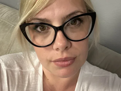 Watch EvaWelly Offline Adult Webcam Show - Free Sex Cam Stream