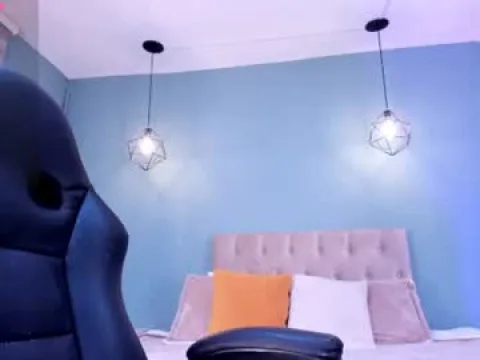 Watch emelydolce Live Adult Webcam Show from Colombia - Free Sex Cam Stream