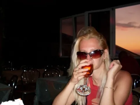 Watch BustyBlond Live Adult Webcam Show - Free Sex Cam Stream