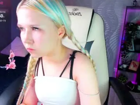 Watch Mia Live Adult Webcam Show - Free Sex Cam Stream