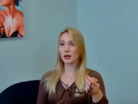 Watch elaravoltage Live Adult Webcam Show - Free Sex Cam Stream
