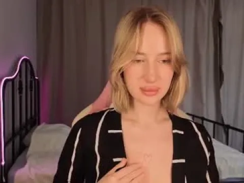 Watch Cassie Offline Adult Webcam Show - Free Sex Cam Stream