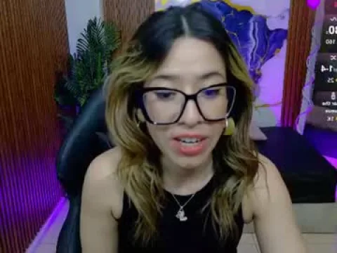 Watch Tessaa Tay Live Adult Webcam Show from Colombia - Free Sex Cam Stream