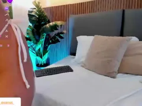 Watch NICOLLE EVANS Live Adult Webcam Show from Colombia - Free Sex Cam Stream
