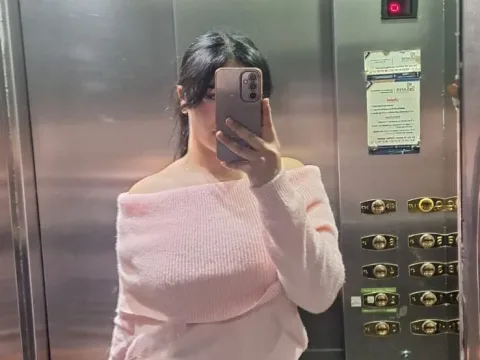 Watch Nissrinee Live Adult Webcam Show - Free Sex Cam Stream