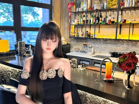 Watch Yiyi-6688 Live Adult Webcam Show - Free Sex Cam Stream