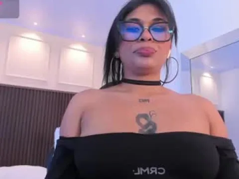 Watch Yara Shine1 Offline Adult Webcam Show from Colombia - Free Sex Cam Stream