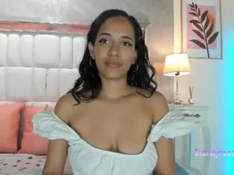Watch 𝑰𝒗𝒐𝒏𝒚 Offline Adult Webcam Show from Colombia - Free Sex Cam Stream