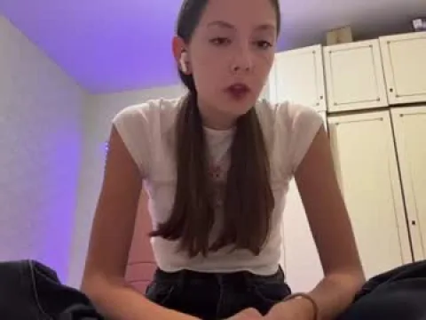 Watch Sara Offline Adult Webcam Show - Free Sex Cam Stream