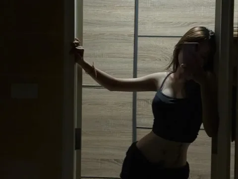 Watch UyenAn2k6 Live Adult Webcam Show - Free Sex Cam Stream