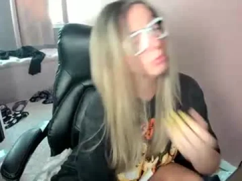 Watch MandyBabyXXX Offline Adult Webcam Show from United States - Free Sex Cam Stream