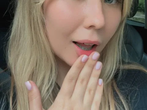 Watch Shiny Eva Live Adult Webcam Show - Free Sex Cam Stream