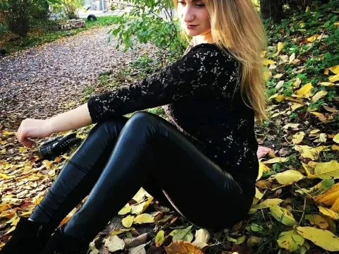 Watch Emilia Ki Live Adult Webcam Show - Free Sex Cam Stream