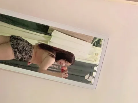 Watch SweetieeFox Live Adult Webcam Show - Free Sex Cam Stream